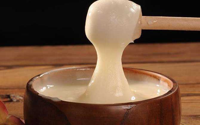 椴樹(shù)雪蜜多少錢(qián)一斤（正品東北黑蜂椴樹(shù)雪蜜價(jià)格）